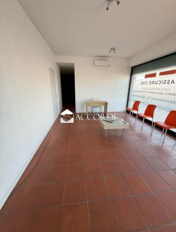 NEGOZIO di 10 vani e di 200 mq (JESOLO) rif. NIG02 - Foto 4