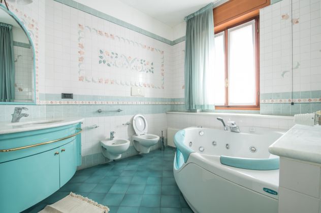 POSTO LETTO IN STANZA CONDIVISA CON BAGNO PRIVATO (SOLO RAGAZZE) - Foto 3