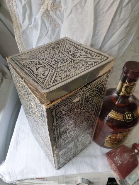 Bottiglia Chivas Regal Scotch Whisky 12 years vintage - Foto 2