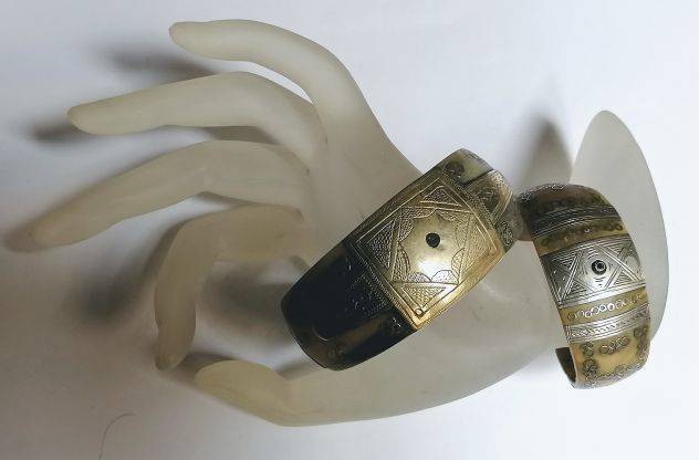 COPPIA RARI ANTICHI BRACCIALI TRIBALI TUAREG IN CORNO E ARGENTO. - Foto 6