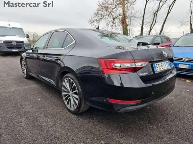 SKODA Superb Superb 2.0 tdi Laurin & Klement 140kw L&K FS611TR rif. 24161574 - Foto 4