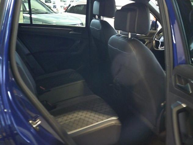 VOLKSWAGEN Tiguan 2.0 TDI 150 CV SCR DSG R-Line rif. 23891748 - Foto 9