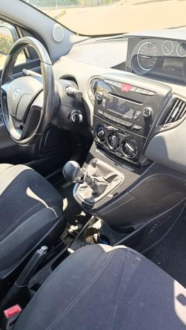 Lancia Ypsilon 1.2 69 CV 5 porte S&S Gold - Foto 9