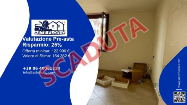 Immobile in asta di 113 m², box auto in vendita a Carpi