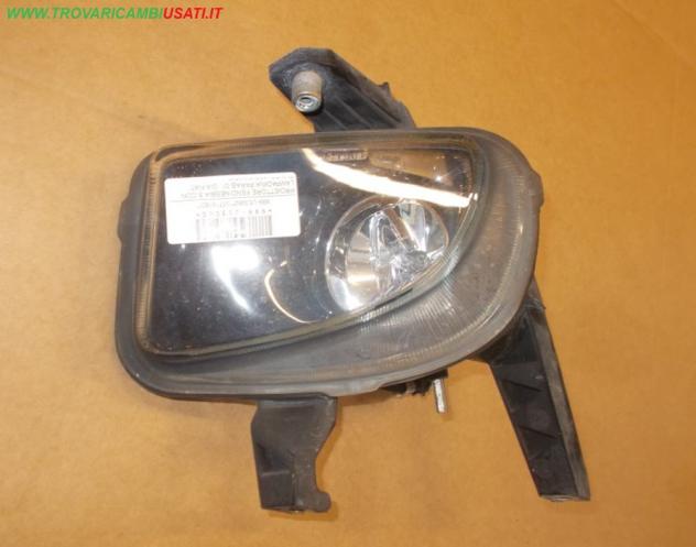 PROIETTORE FENDINEBBIA S.CON LAMPADINA PARAB.GRIGIA FIAT PUNTO (199-2Y/4C/3X)  Parti elettriche  Fanaleria  Fendinebbia dx. FIAT - GRANDE PUNTO - 01-0