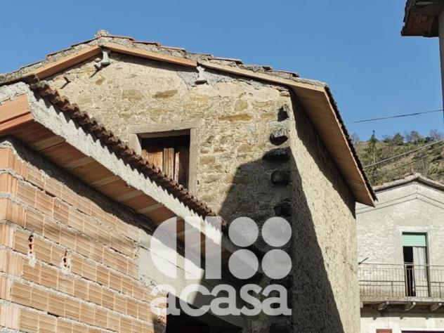 TERRENO AGRICOLO CON IMMOBILI DA RISTRUTTURARE - Foto 4
