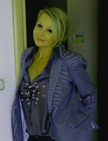 naturelle: alta 164cm, 58kg, cerco uomo vicino Tel: