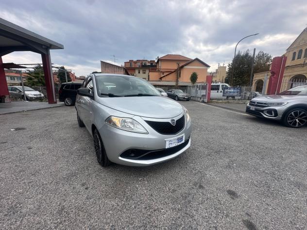 Lancia Ypsilon 1.2 69 CV 5 porte GPL Platinum - Foto 3