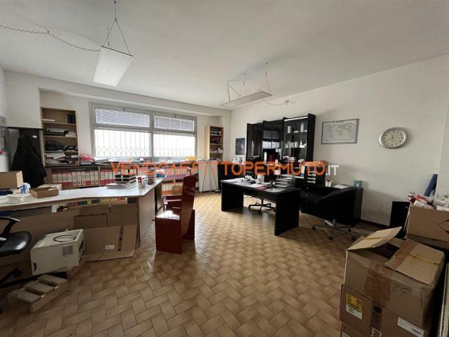 MAGAZZINO CON NEGOZIO-UFFICIO ED AREA DI PERTINENZA - Foto 14