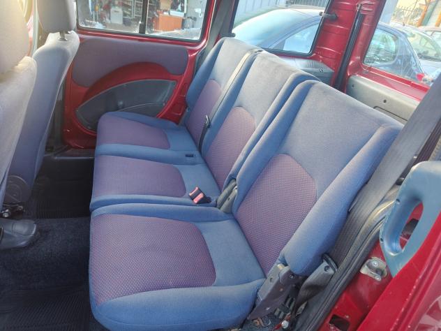 Fiat Doblo 1.9 JTD vetrato 5 posti - Foto 7