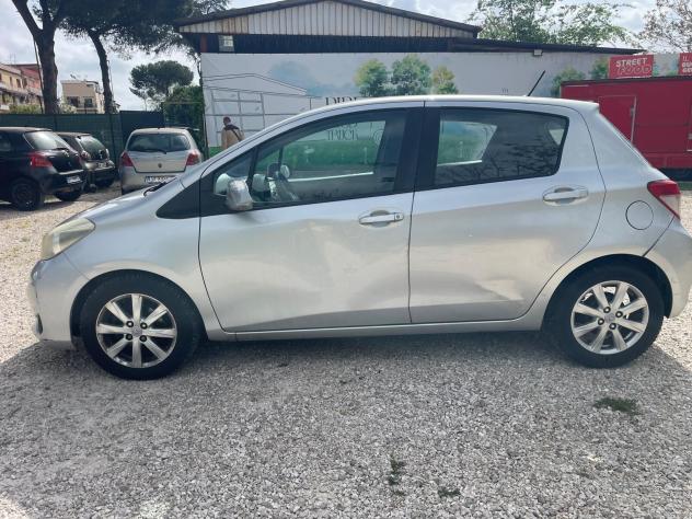 Toyota Yaris 1.4 D-4D 5 porte Lounge - Foto 8