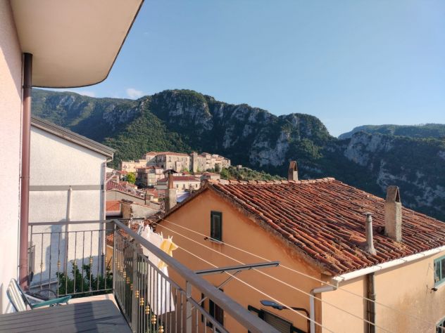 IMMOBILE PANORAMICO SEMI-INDIPENDENTE SU DUE LIVELLI NEL BORGO DI LAURINO - Foto 4