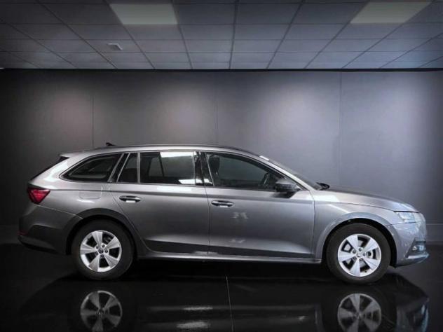 SKODA Octavia 2.0 TDI 116CV WAGON DSG Executive rif. 23095091 - Foto 8