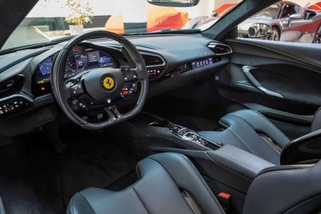 FERRARI 296 GTS SPECIAL PAINT|LIFT|CARBON+LEDS|RACING SEATS|JBL rif. 24133137 - Foto 9