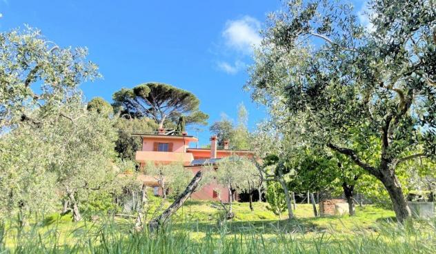 Villa in vendita a Fosdinovo 400 mq Rif: 1033745