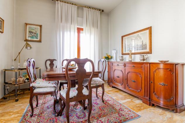 VILLA di 12 vani e di 250 mq (VIAREGGIO) rif. 672 - Foto 4