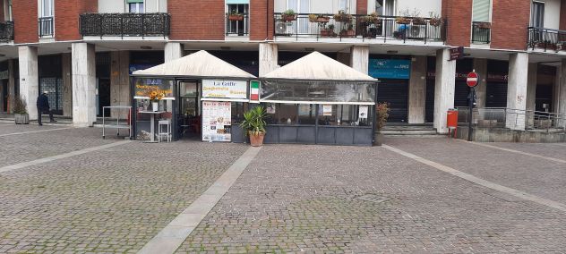 BAR RISTORANTE A CESANO BOSCONE X FAMIGLIA CINESEEEE