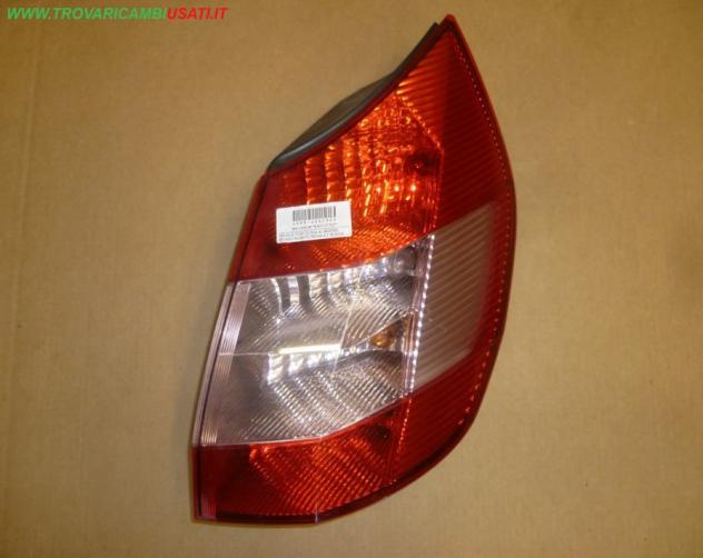 FANALE POST.D.(fino al 09/2006) ROSSO ROSATO RENAULT SCENIC (J84) Parti elettriche Fanaleria Fanali Fanale post. sx. RENAULT - GRAND SCENIC 2004