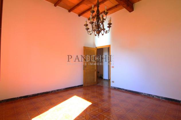 Porzione di casolare con ampio garage, resede e oliveto - Foto 7