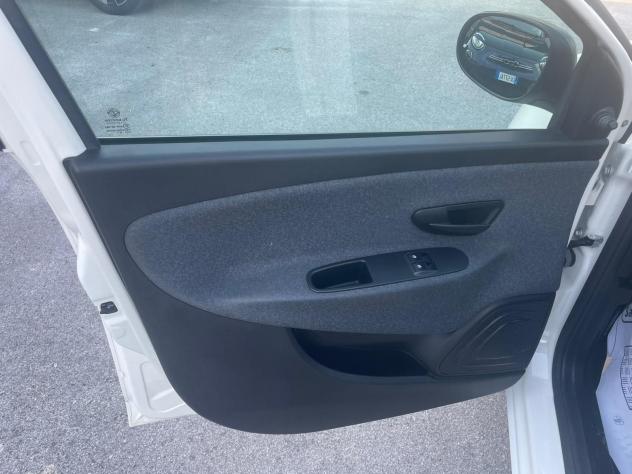 Lancia Ypsilon 1.0 70cv Firefly Hybrid S&S Silver - Foto 8