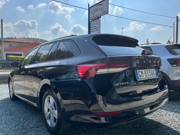 Skoda Octavia 2.0 TDI EVO SCR DSG Wagon 03/2023 KM 83430 - Foto 4