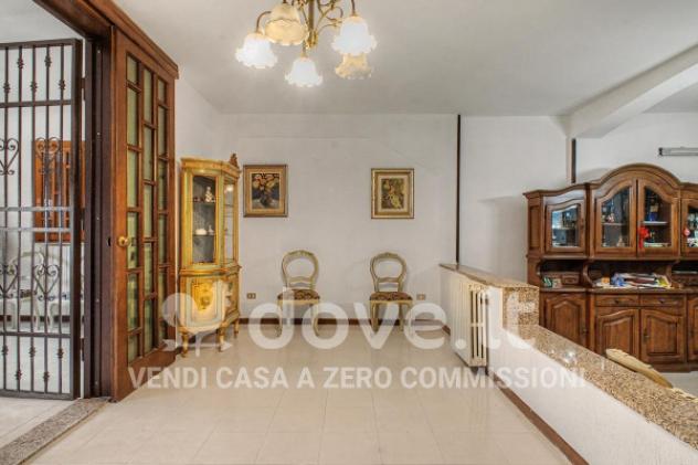Casa indipendente di 200 m² con più di 5 locali in vendita a Leporano - Foto 10