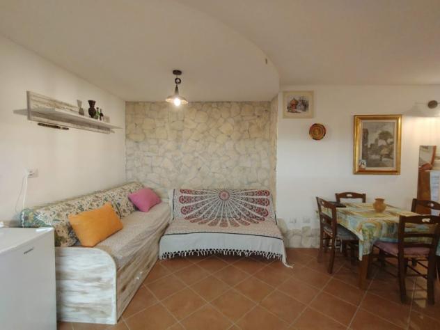 “Locale C/2 semi-indipendente, con ingresso autonomo, ideale come punto di appoggio estivo o per brevi periodi.” - Foto 8