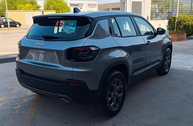 Jeep Avenger e-Hybrid Longitude 1.2 110cv DCT MHEV - Foto 6