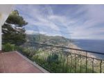Alassio, villa trifamiliare con stupenda vista di tutto il golfo.