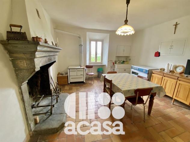 CASALE con CAPANNONI e TERRENO AGRICOLO - Foto 16