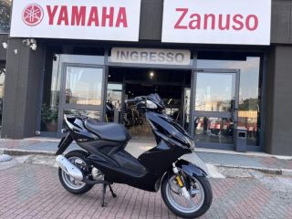 Yamaha Aerox 50 scooter 50 motore 2T