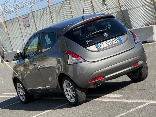 Lancia Ypsilon 1.2 69 CV-GPL-PERMUTABILE
