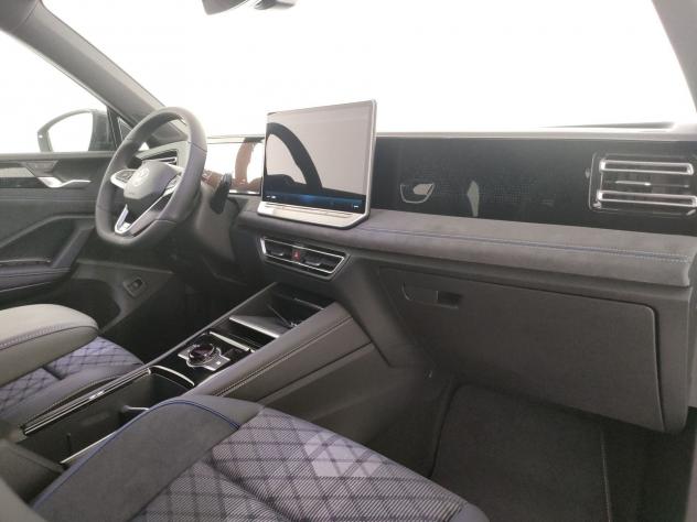 Volkswagen Tiguan 2.0 tdi R-Line 150cv dsg - Foto 6