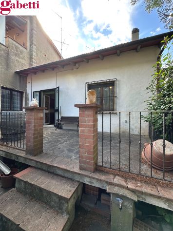 Rif. S2634 - Gaiole in Chianti - Giardino e cantina