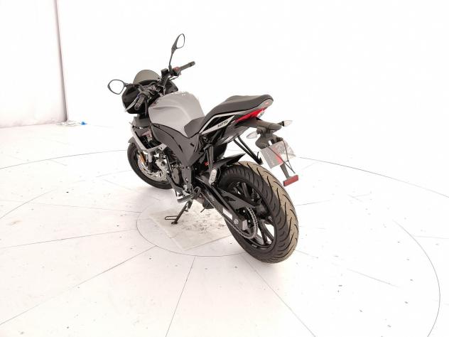 Aprilia Tuono 125 TUONO 125 E5 ARROW GRAY - Foto 3