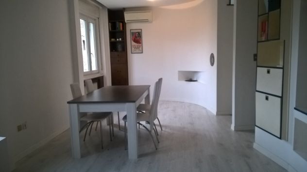 Centro storico luminosa singola per studentessa libera da Settembre - Foto 9