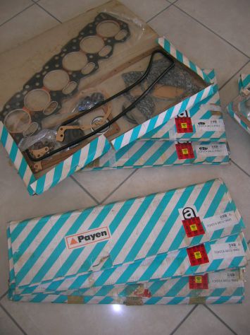 Kit guarnizioni motore 2H Toyota HJ60 Cod.04111-96601