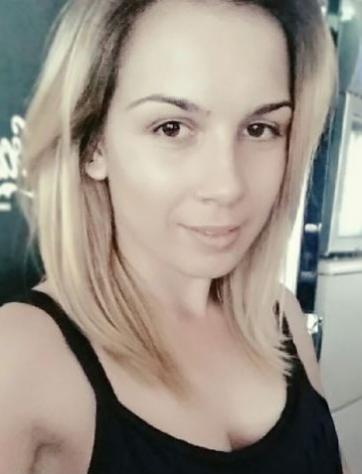 laurettabionda: alta 166cm, 50kg, cerco uomo vicino Tel: