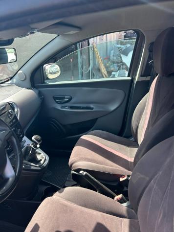 Lancia Ypsilon 1.2 69 CV Unyca VISTA E PIACIUTA - Foto 8