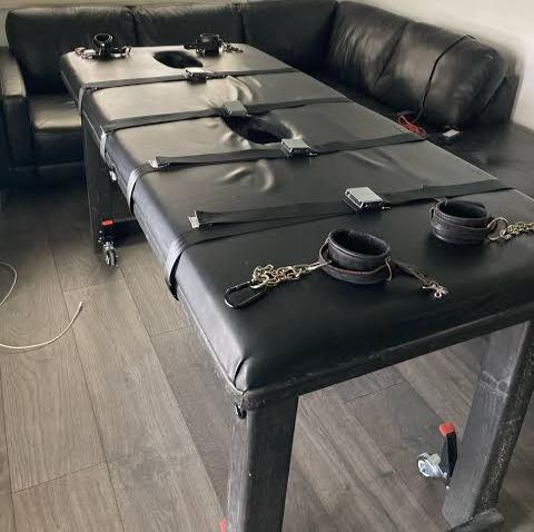4 MANI nel lettino o sul futonTERAPISTE PIAZZA RE DI ROMA TANTRA Tel:3447448448