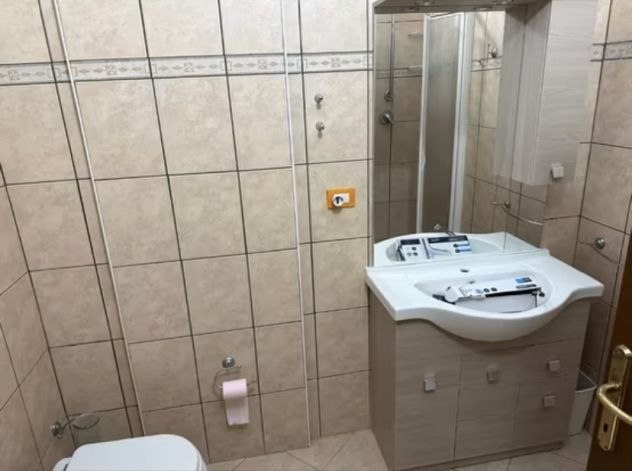 FIUMICINO GRAZIOSO BILOCALE ARREDATO CON BALCONCINO - Foto 2