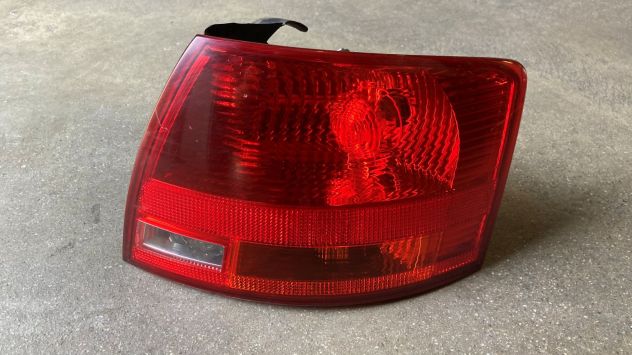 Fanale posteriore DX Audi A4 B7 SW del 2007 (8E9945906E) - Foto 2