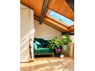 Trilocale arredato con terrazzo e balcone in affitto a Porta Romana