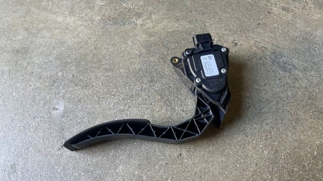 Pedale acceleratore Renault Clio 4 1.5DCI del 2018 (180029347R