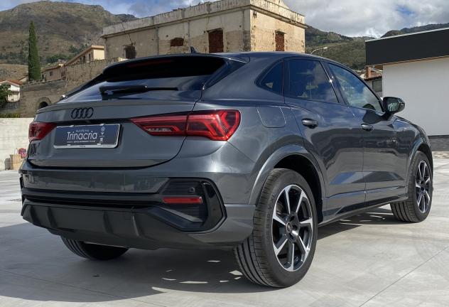Audi Q3 SPB S Line interno ed esterno 2.0 TDI 150CV S-Tronic 35 - Foto 4