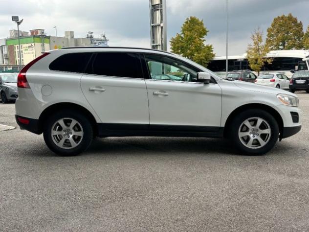 VOLVO XC60 D3 AWD Geartronic Momentum rif. 24180358 - Foto 7
