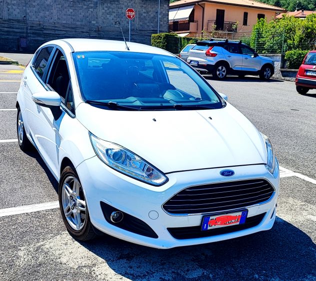 VENDO FORD FIESTA 1500 DIESEL X NEOPATENTATI