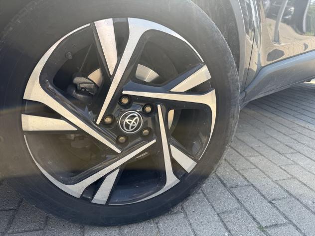 Toyota C-HR 2.0H (184CV) E-CVT MORE BUSINESS AZIENDALE - Foto 2