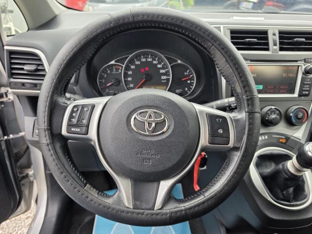TOYOTA - Verso-S 1.4d Active mt - Foto 9