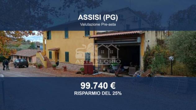 Immobile in asta di 177 m² con più di 5 locali e box auto in vendita a Assisi